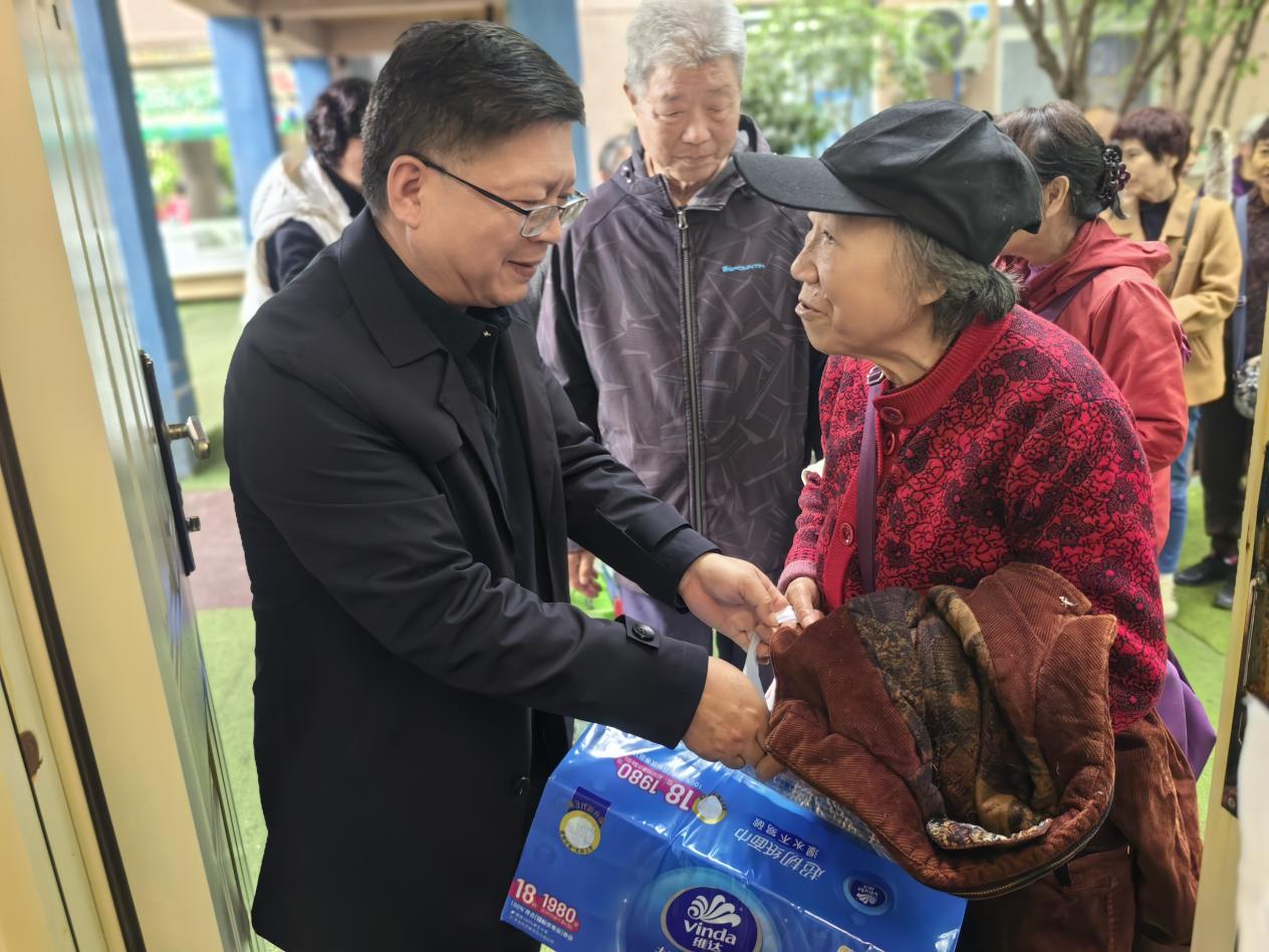 5a6ff1c8580ce7f7de40827f1ffe5c3